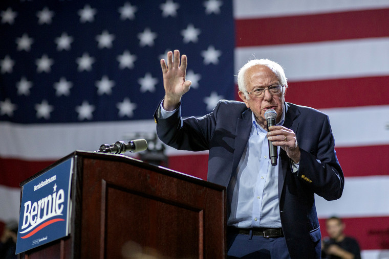 Image: Presidential Candidate Bernie Sanders Campaigns Across U.S. Ahead Of Super Tuesday