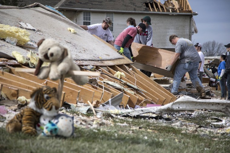 Image: Tennessee tornado aftermath