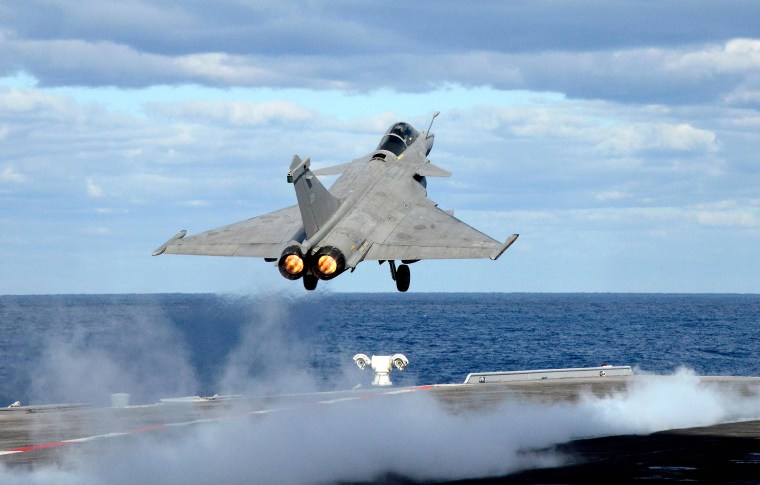 Image: FRANCE-NAVY-CARRIER-IS-DEFENCE