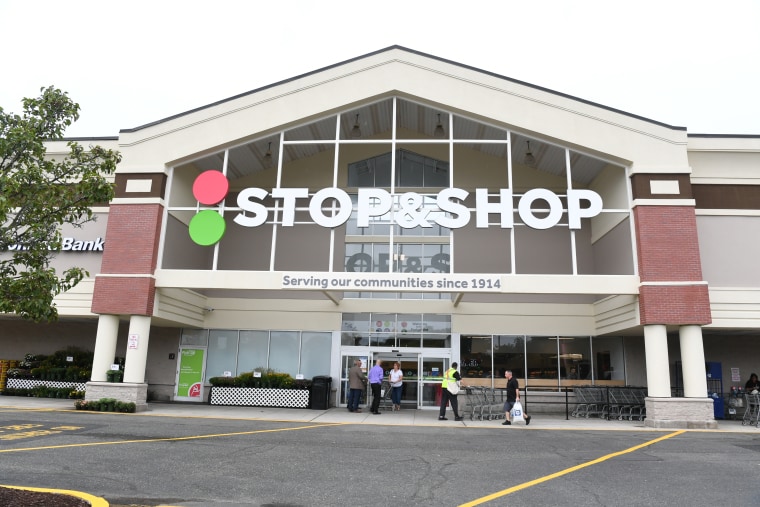 The exterior of a Stop &amp; Shop