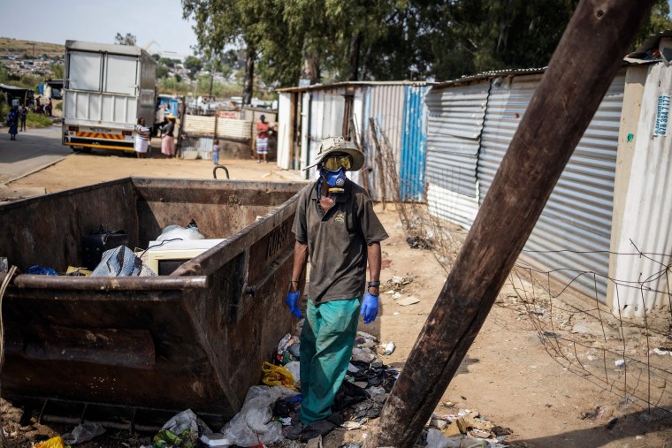 Image: Garbage picker in Johannesburg