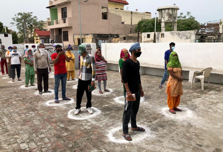 Image: Sampling and testing for coronavirus in the Shaheed Bhagat Singh Nagar district, where 70-year-old Baldev Singh lived.
