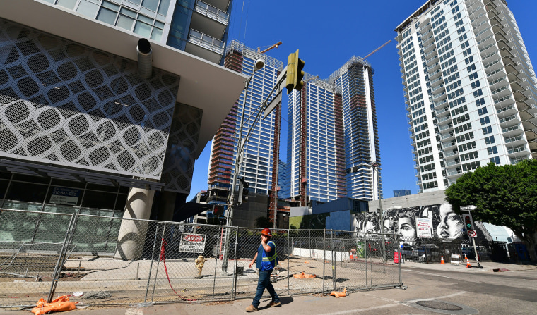 Image: Apartments under construction in Los Angeles