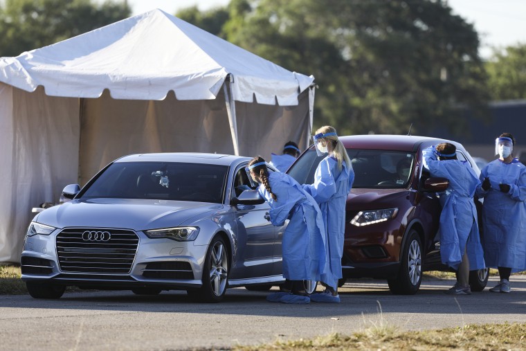 Image: Drive-thru coronavirus testing in Florida