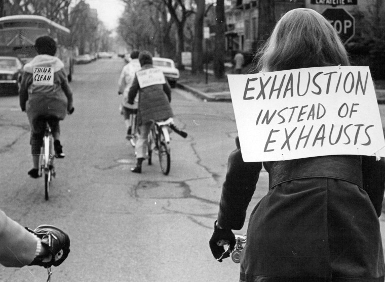 Image:Bicyclist mark Earth Day on April 22, 1970 in Denver.
