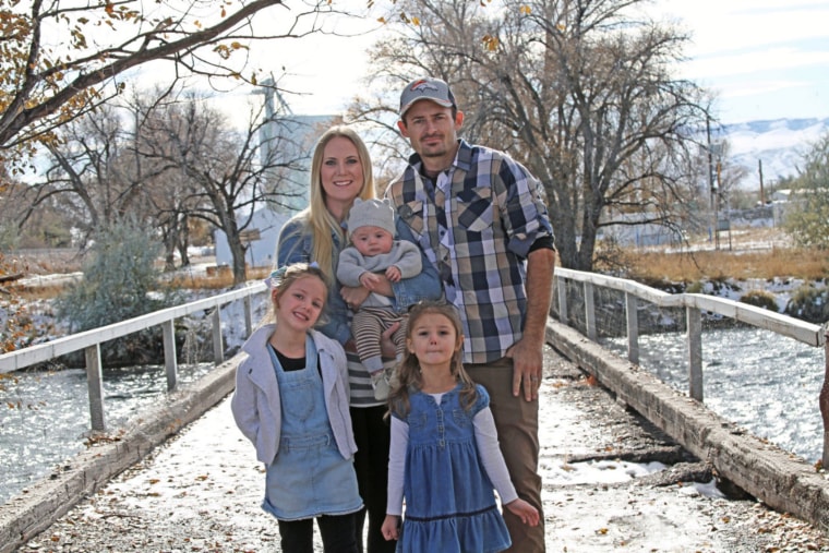 Jenie Borders with her husband, Nick, and their kids, Emerie, 6, Mieka, 5, and Lincoln, 9 months.
