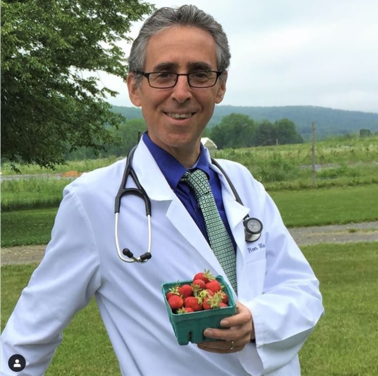 Dr. Ron Weiss treats COVID-19 patients and counsels them about diet.