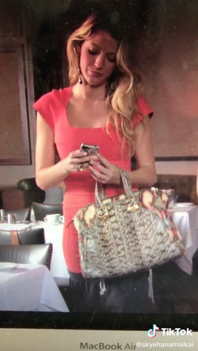 Blake Lively must have forgotten to ditch the sweatpants for this "Gossip Girl" scene.