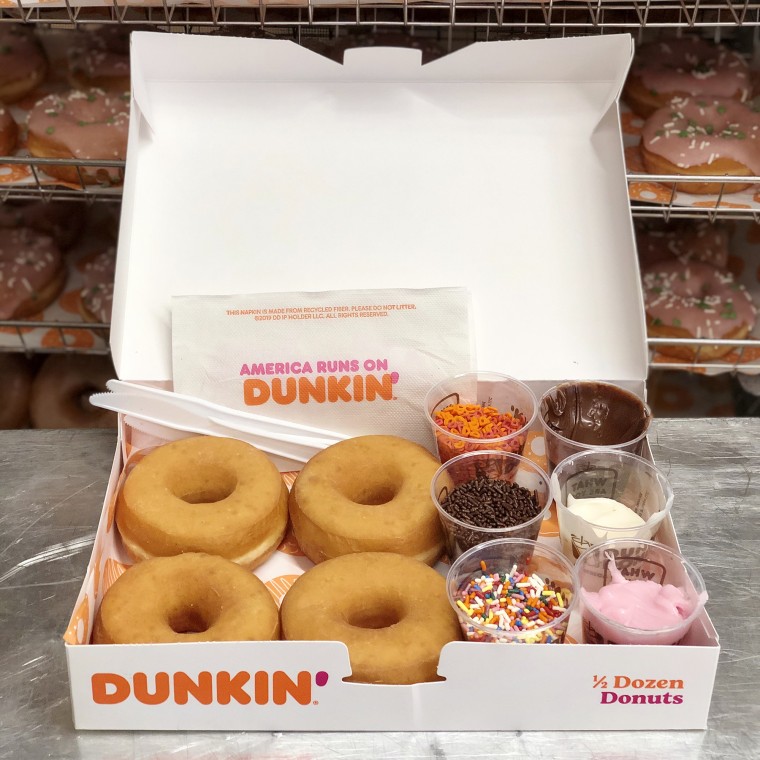 Dunkin' Donuts is selling DIY doughnut decorating kits at select locations. 