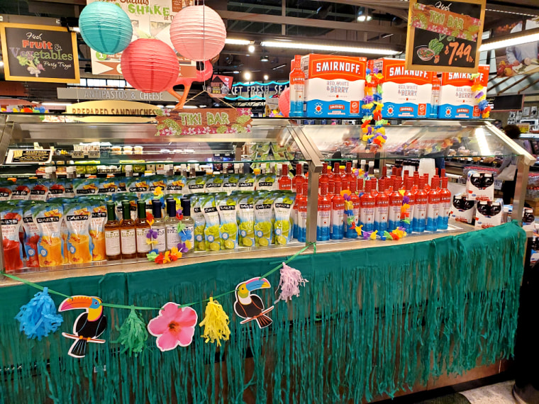 A Dierbergs location in Arnold, Mo., created a tiki bar where its salad bar once was.