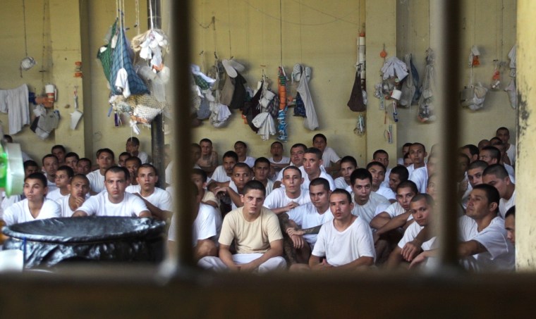 Image: Prisoners at Ciudad Barrios in San Salvador