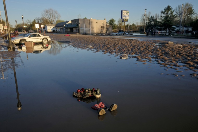 Image: Two Dams Burst Flooding Town Of Midland, Michigan