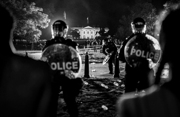 Image: Secret Service and park police face off with protesters outside of the White House on May 30, 2020.