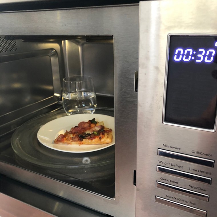 Keep It Crispy with the Microwave Pizza Pan