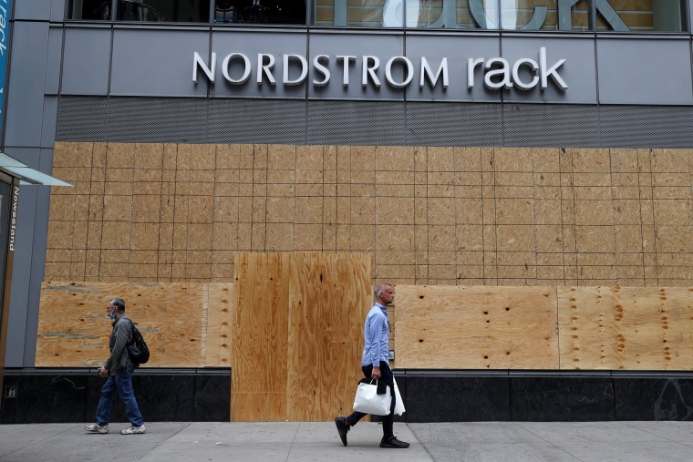 Image: Businesses in midtown Manhattan boarded up during continued protests in New York