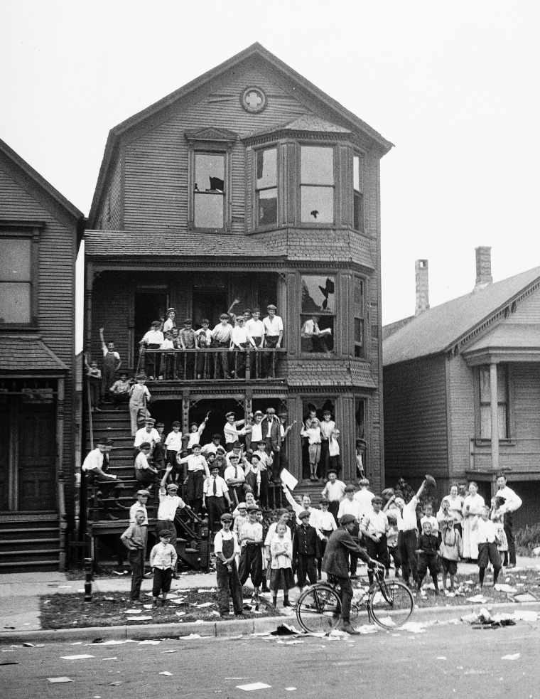 Looting during the 1919 Chicago Race Riots