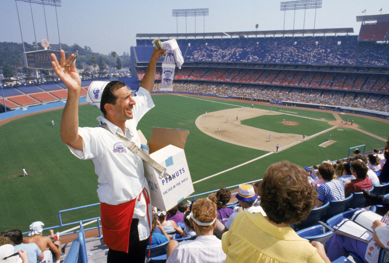 Image: Peanut vendor, Dodger Stadium, Los Angeles Dodgers