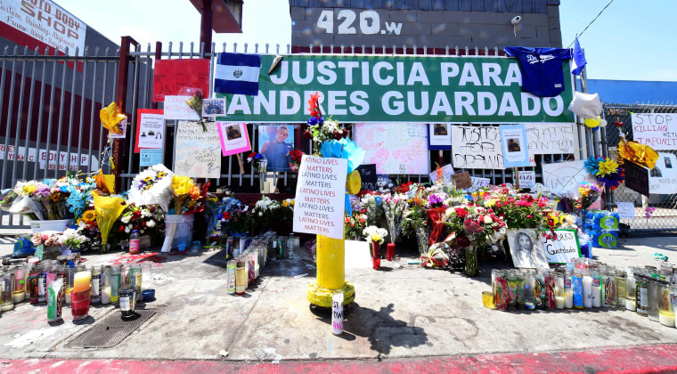 Image: Memorial for Andres Guardado