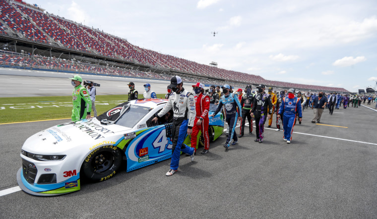 Image: Kyle Busch, Corey LaJoie