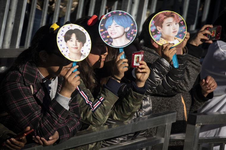 Image: Fans Come Out In Droves To See K-Pop Band BTS Perform In Central Park