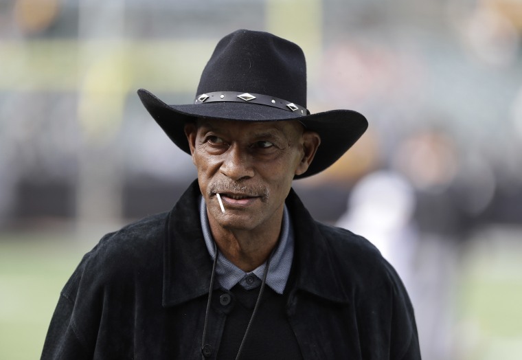 IMAHE: Pro Football Hall of Famer Willie Brown