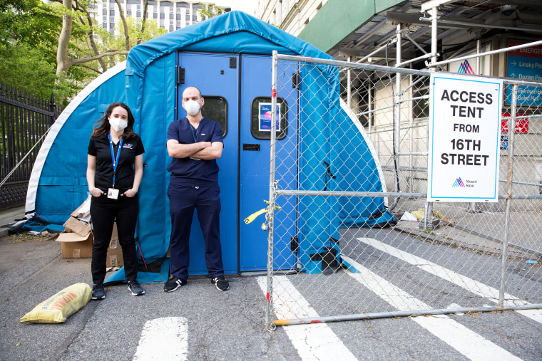 The exterior of one of the "recharge rooms" tents at Mount Sinai in New York.