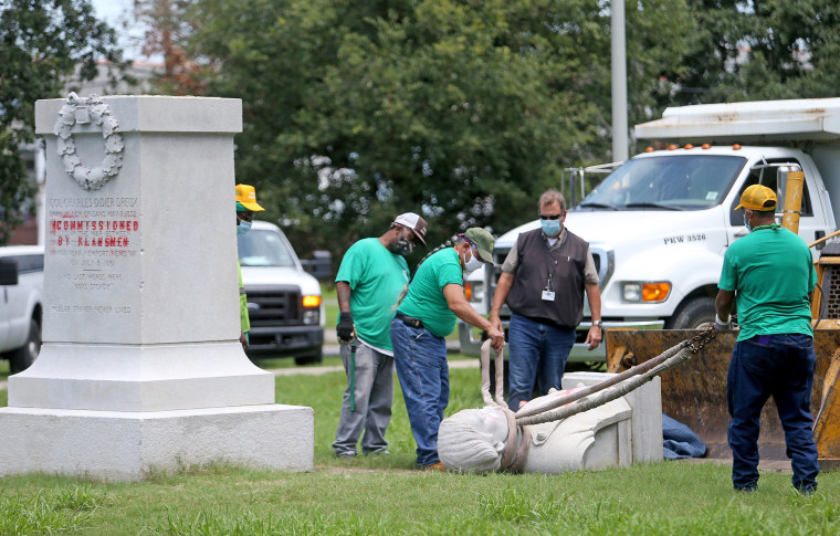 Image: Confederate statues vandalized in New Orleans