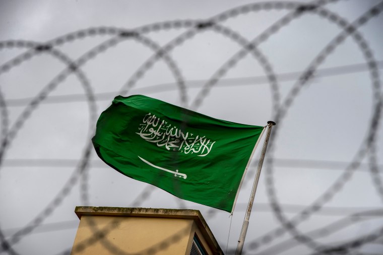 Image: A Saudi Arabian flag in Istanbul