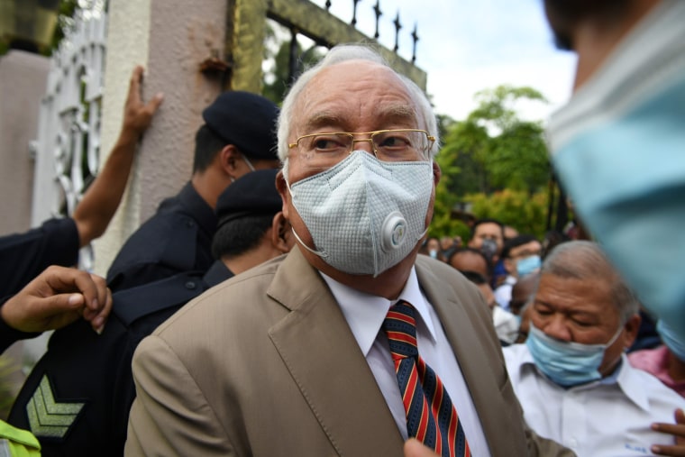 Image: TOPSHOT-MALAYSIA-POLITICS-CORRUPTION-1MDB