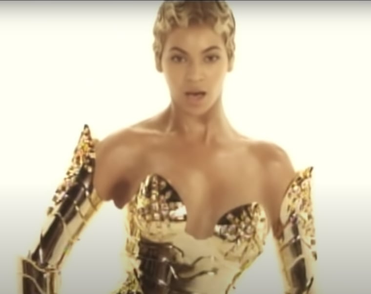 Beyoncè in the music video for her 2009 song "Sweet Dreams."