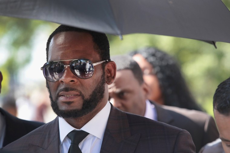 Image: R Kelly Returns To Court For Hearing On Aggravated Sexual Abuse Charges