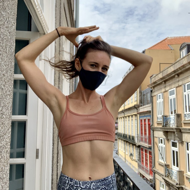 Athleta Made to Move Mask with ponytail