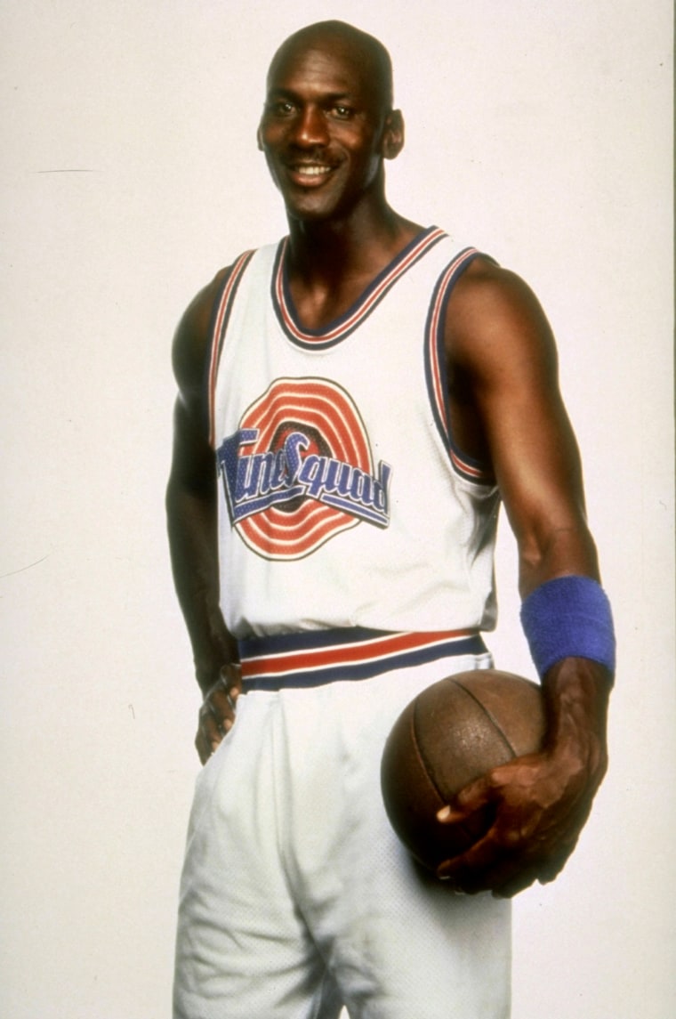 SPACE JAM. Basketball superstar Michael Jordan stars as himself. 1996. (c) Warner Bros./ Courtesy: E