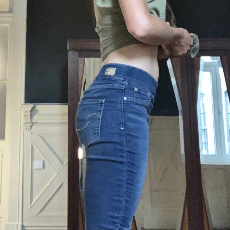 side view of my Levi Strauss &amp; Co. Gold Label Women's Skinny Jeans