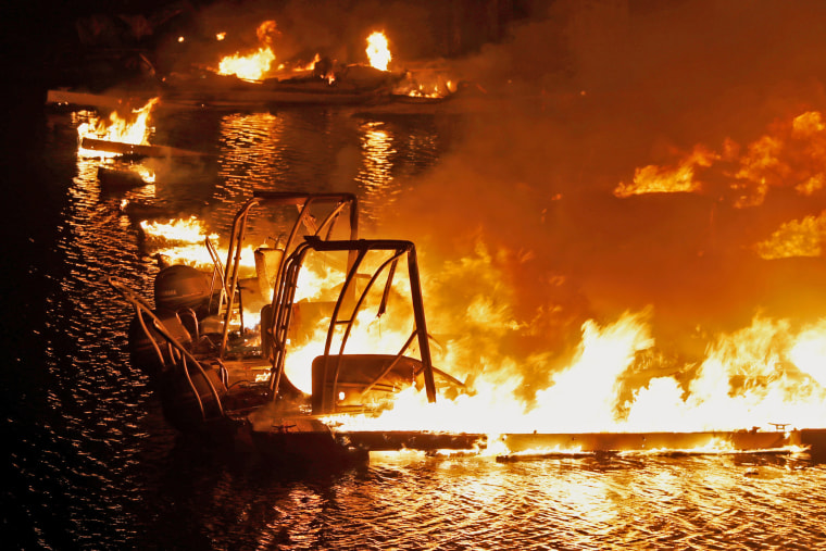 Image: LNU Lighting Complex Fire rages on the outskirts of Napa
