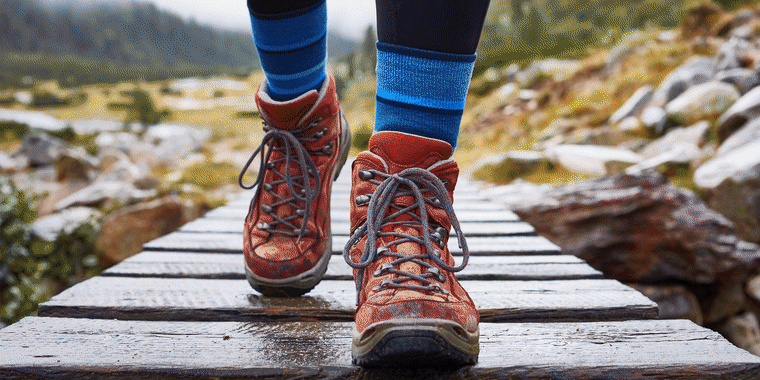 deals on hiking shoes