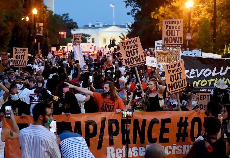 Image: Demonstrations near the White House