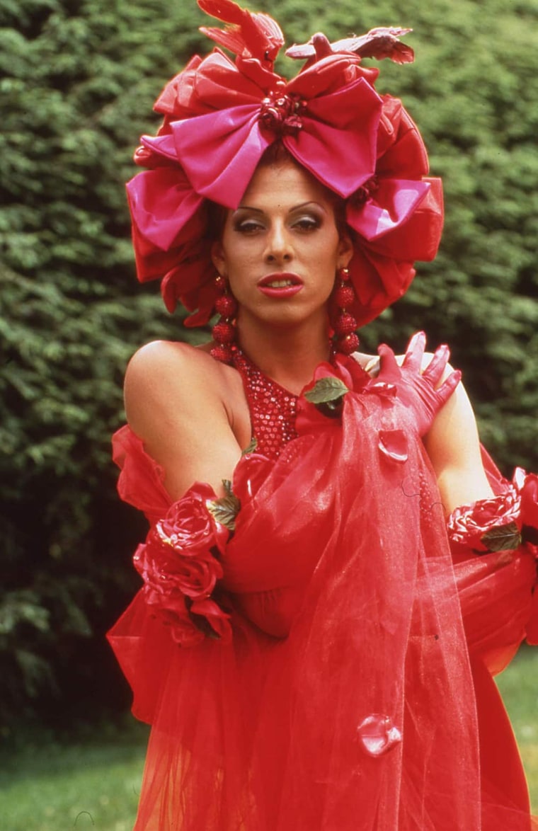 Candis Cayne on set of "To Wong Foo, Thanks for Everything! Julie Newmar."