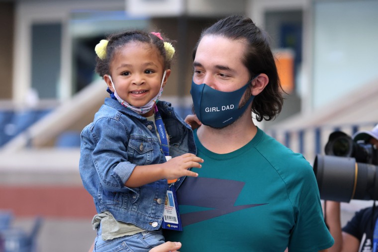 Alexis Olympia Ohanian Jr. and her father, Reddit co-founder Alexis Ohanian, cheer on Serena Williams at the 2020 U.S. Open.