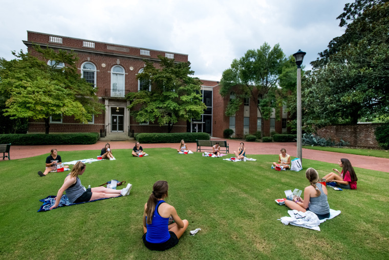 Image: University Of South Carolina Students Begin To Move Back To Campus