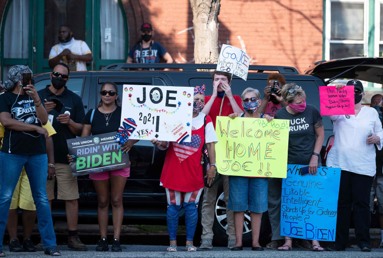 Image: Supporters of Democratic Presidential Candidate Joe Biden stand outside the AFL-0CIO headquarters in Harrisburg, Pennsylvania