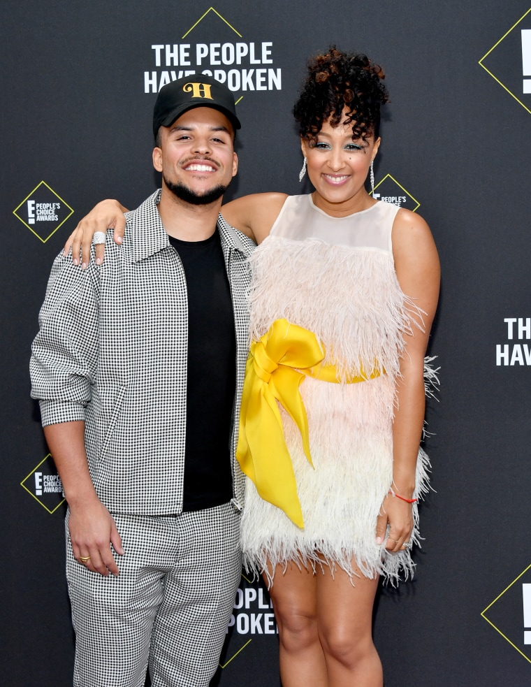 Tamera Mowry-Housley and her brother Tavior Mowry at People's Choice Awards