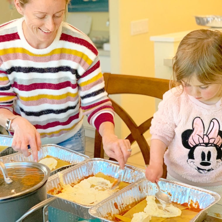 Rhiannon Menn began making extra lasagnas with her daughter to help families in her area who were struggling in the pandemic.