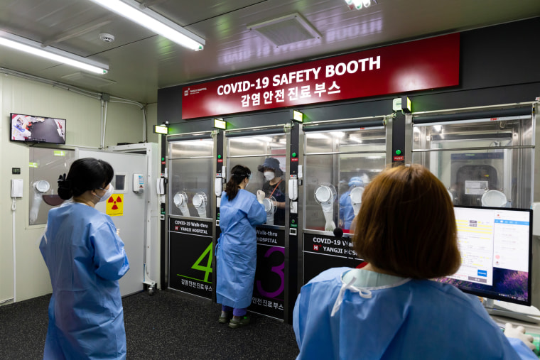 Image: Covid-19 Testing Safety Booth in Seoul