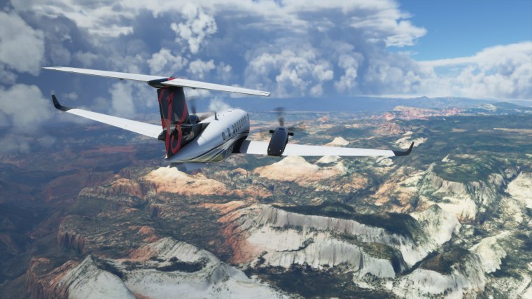 The new weather engine in Microsoft Flight Simulator enables users to switch on the live weather mode to experience real-time weather, including accurate wind speed and direction, temperature, humidity, rain and more.