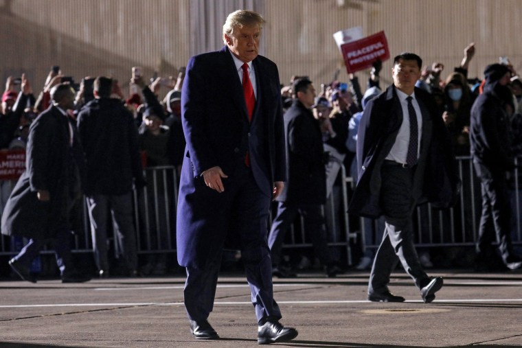 Image: U.S. President Donald Trump campaigns in Minnesota