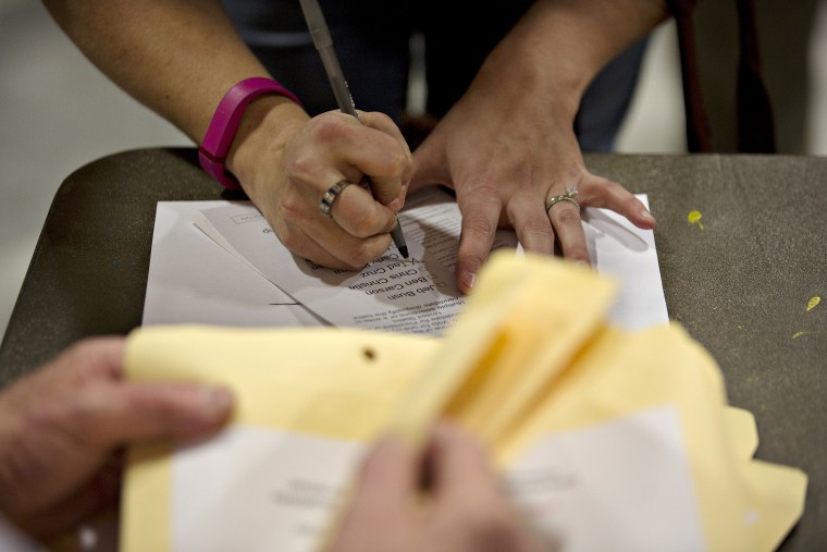 Image: Residents Cast Their Vote In The Nevada Republican Presidential Caucus