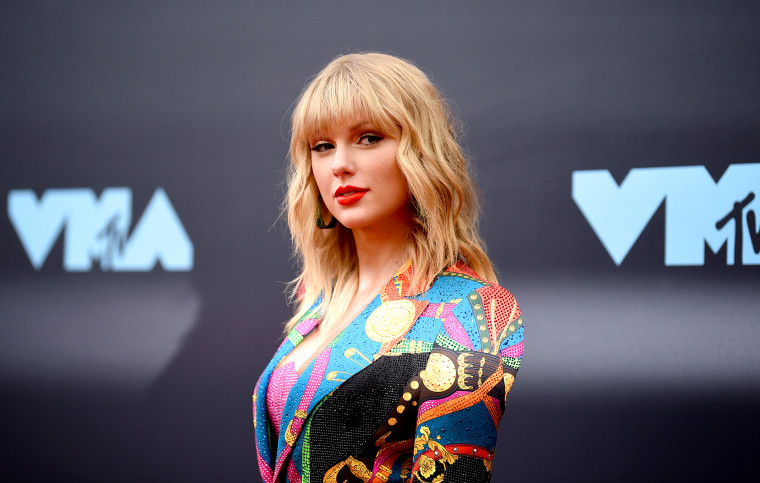 Image: Taylor Swift arrives at the MTV Video Music Awards in Newark, N.J., on Aug. 26, 2019.