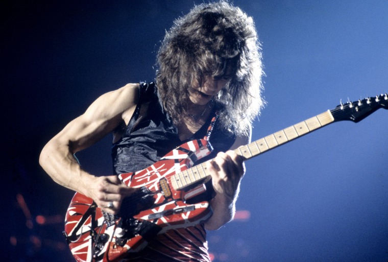 IMAGE: Eddie Van Halen Performs Live