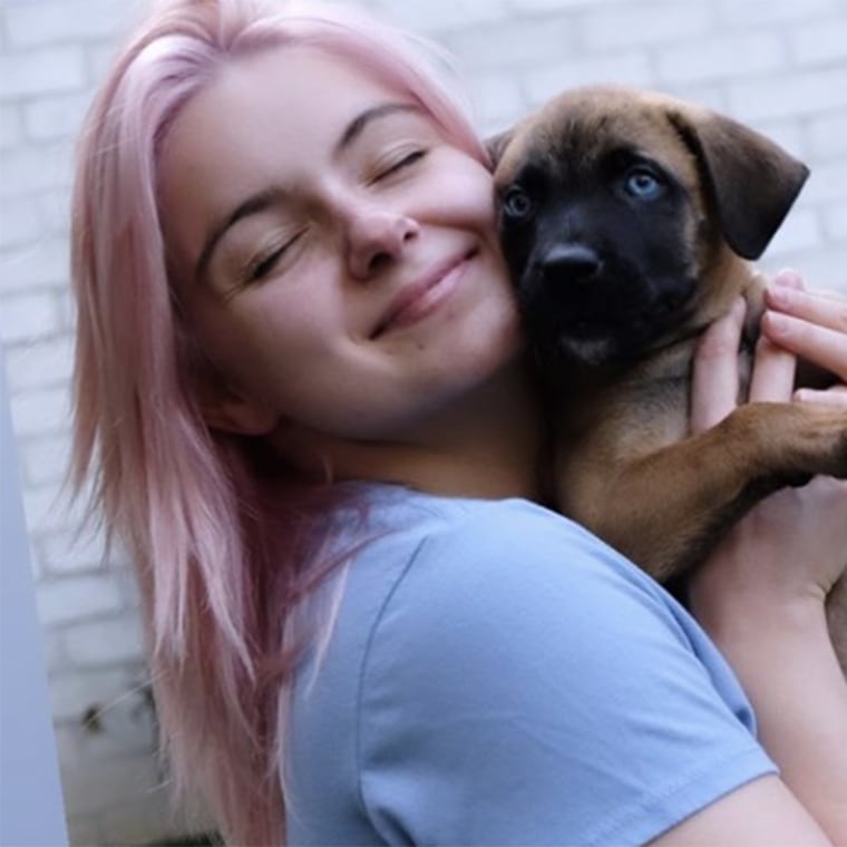 The "Modern Family" star introduced her new rescue dog, Cobey, to her Instagram followers on Saturday.